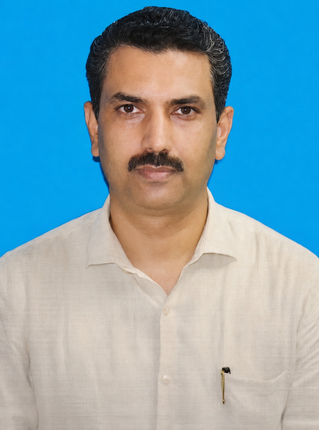 r. Sumit Kumar Singh